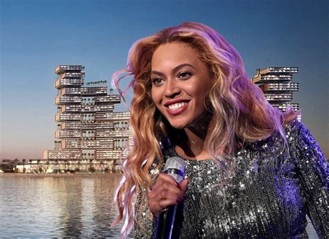 Beyonce Stuns In Yellow Gown For 1st Concert In 4 Years As She Celebrates Dubai Atlantis Opening. During a private event in Dubai, Beyonce performed for the first time in concert since her famous ...